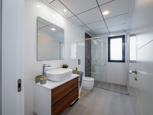 Main bathroom