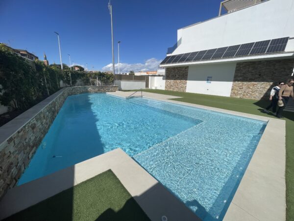 SUPER TOP FLOOR APART LLANA BEACH (13)
