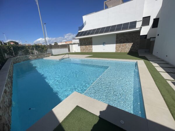 SUPER TOP FLOOR APART LLANA BEACH (17)