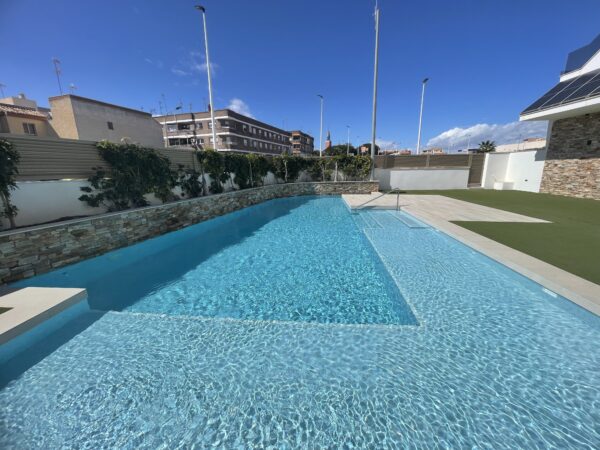 SUPER TOP FLOOR APART LLANA BEACH (21)