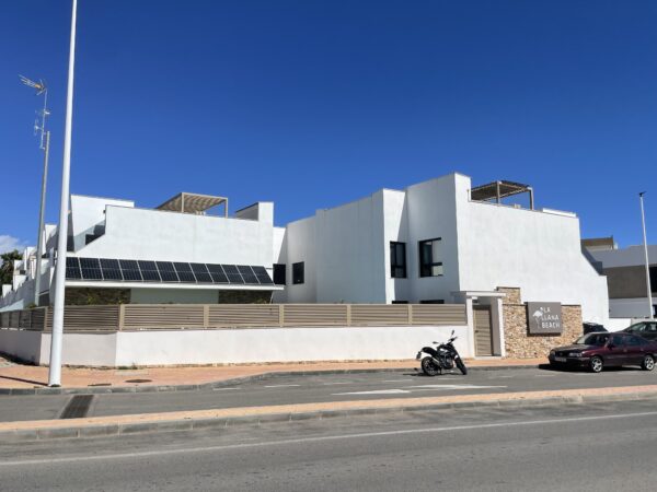 SUPER TOP FLOOR APART LLANA BEACH (9)